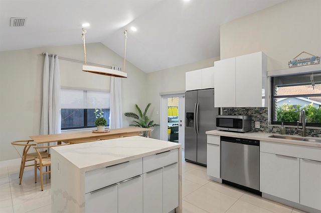 231 SE 8th Street, Dania Beach, FL 33004
