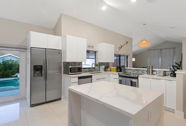 231 SE 8th Street, Dania Beach, FL 33004