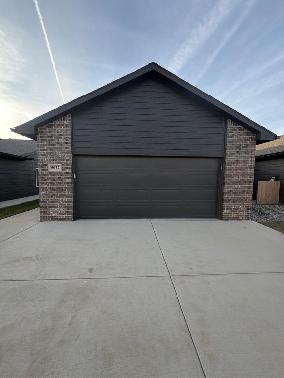 5027 N Fairmount Ave, Wichita, KS 67220