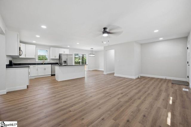 218 Ridgecrest Way, Williamston, SC 29697