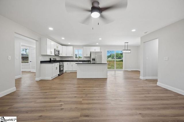 218 Ridgecrest Way, Williamston, SC 29697