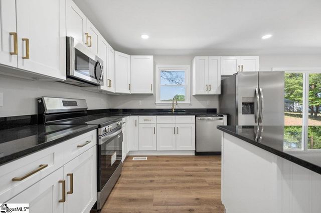 218 Ridgecrest Way, Williamston, SC 29697