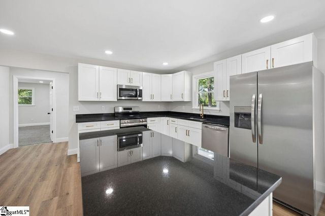 218 Ridgecrest Way, Williamston, SC 29697