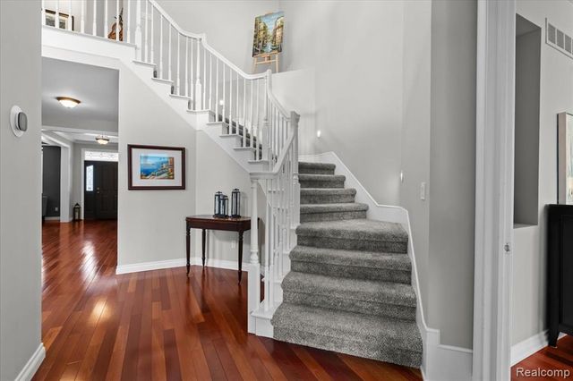 10511 Stoney Point Drive, South Lyon, MI 48178