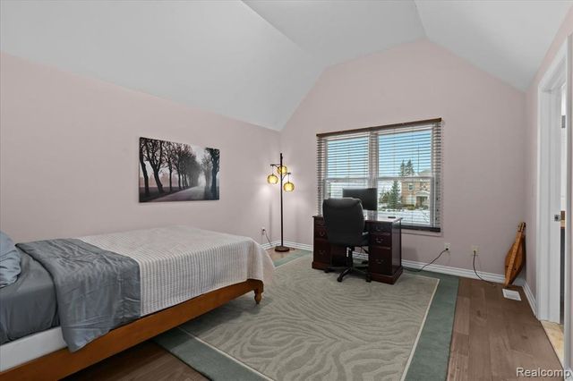 10511 Stoney Point Drive, South Lyon, MI 48178