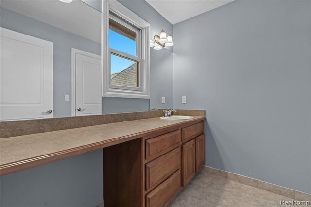 10511 Stoney Point Drive, South Lyon, MI 48178