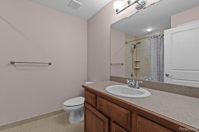 10511 Stoney Point Drive, South Lyon, MI 48178