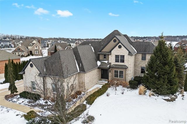 10511 Stoney Point Drive, South Lyon, MI 48178