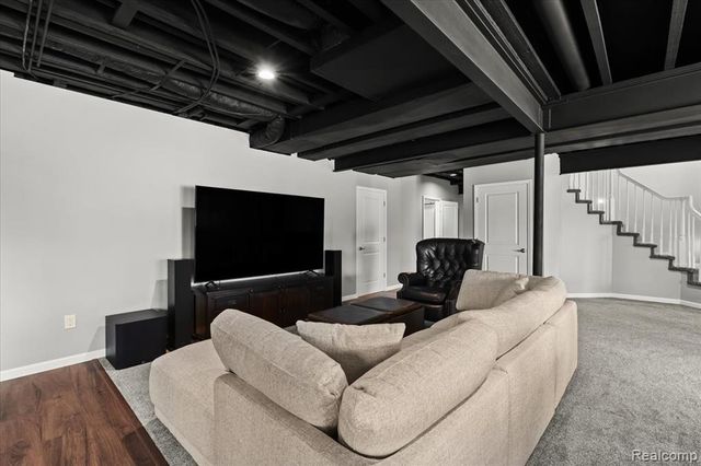 10511 Stoney Point Drive, South Lyon, MI 48178