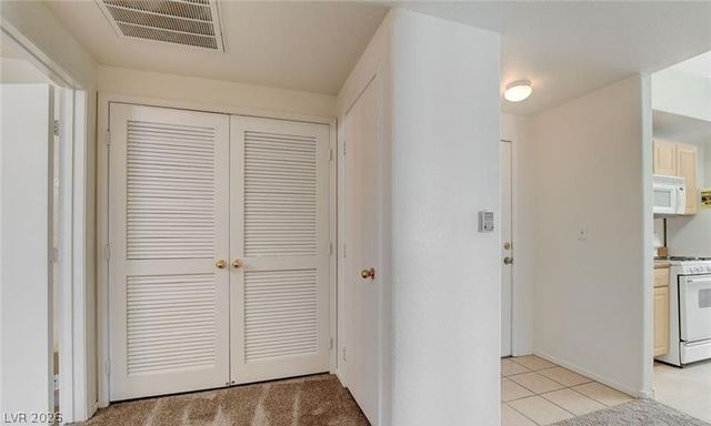 8250 North Grand Canyon Drive 2113, Las Vegas, NV 89166