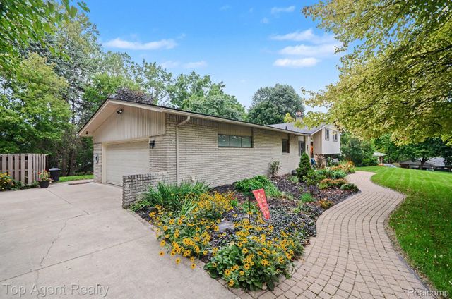 1372 New Life Lane, Rochester Hills, MI 48309