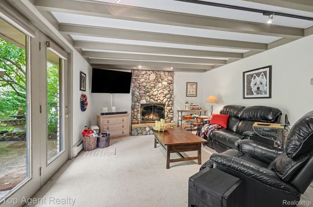 1372 New Life Lane, Rochester Hills, MI 48309