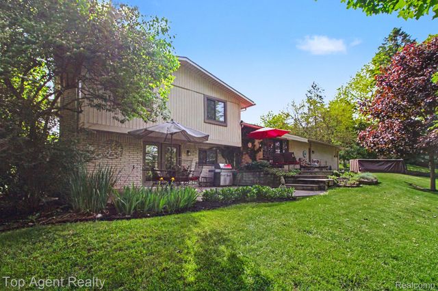 1372 New Life Lane, Rochester Hills, MI 48309