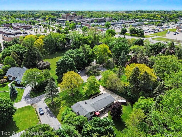 1372 New Life Lane, Rochester Hills, MI 48309