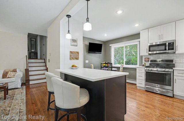 1372 New Life Lane, Rochester Hills, MI 48309
