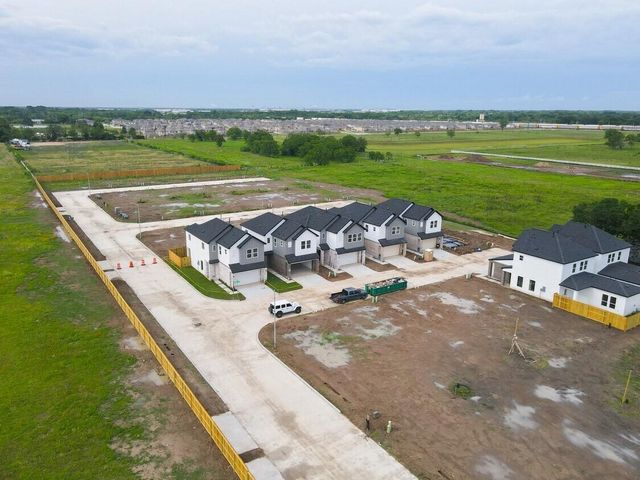 6402 Pregenero Ln, Houston, TX 77048