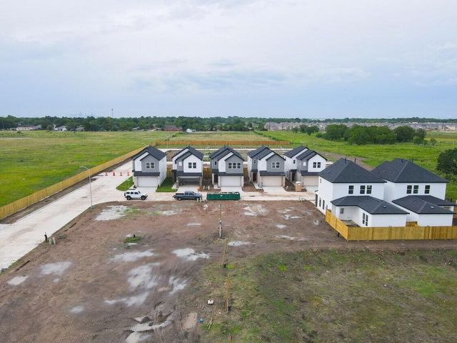 6402 Pregenero Ln, Houston, TX 77048