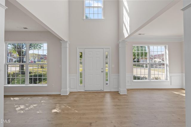 402 Sherwood Forest Place, Cary, NC 27519