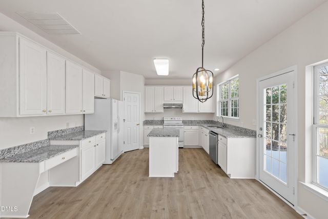 402 Sherwood Forest Place, Cary, NC 27519