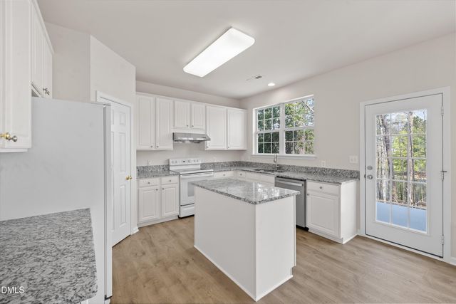 402 Sherwood Forest Place, Cary, NC 27519