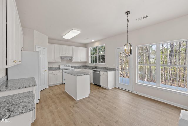 402 Sherwood Forest Place, Cary, NC 27519