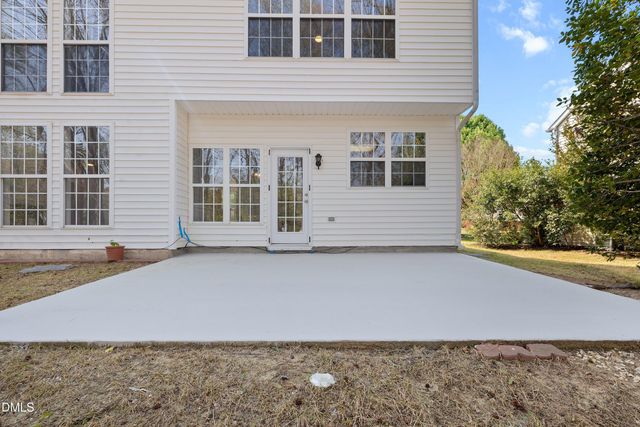 402 Sherwood Forest Place, Cary, NC 27519