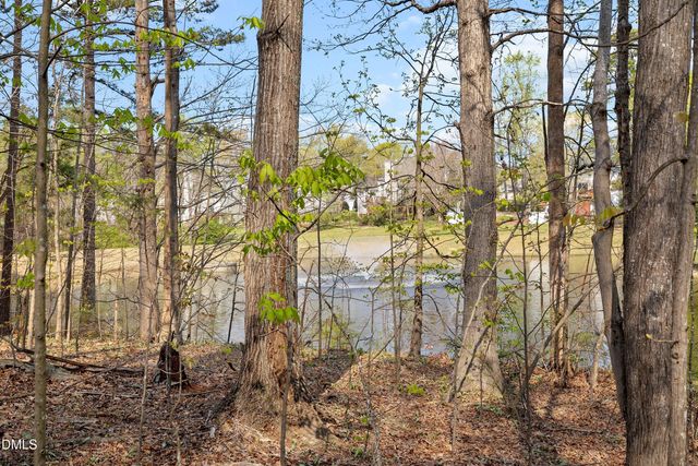 402 Sherwood Forest Place, Cary, NC 27519