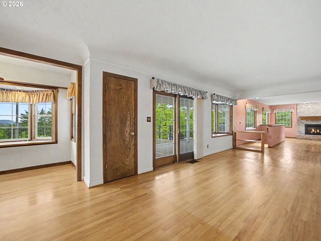 31216 Se DIVISION Dr, Troutdale, OR 97060