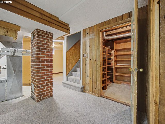 31216 Se DIVISION Dr, Troutdale, OR 97060