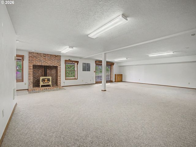 31216 Se DIVISION Dr, Troutdale, OR 97060