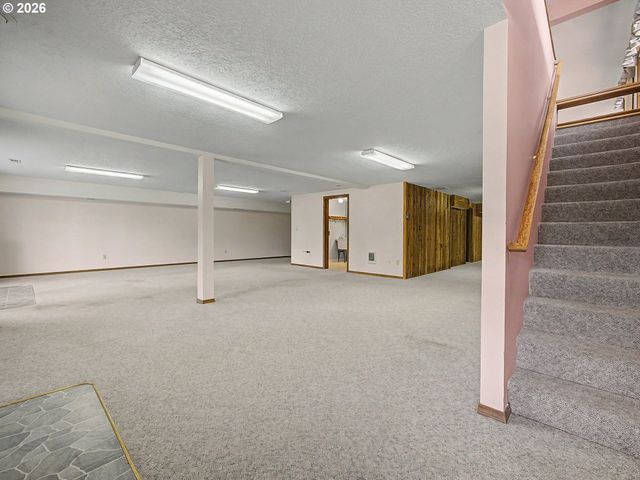 31216 Se DIVISION Dr, Troutdale, OR 97060