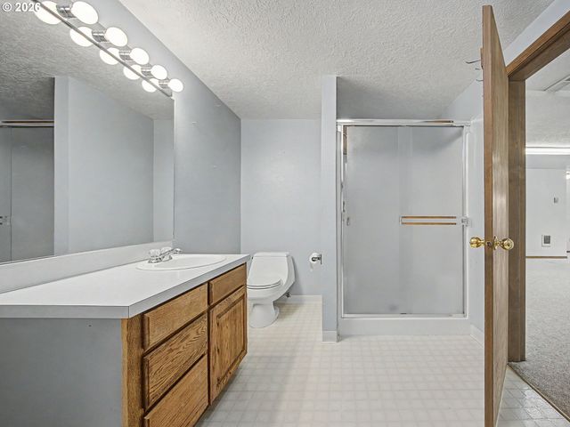 31216 Se DIVISION Dr, Troutdale, OR 97060