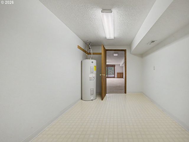 31216 Se DIVISION Dr, Troutdale, OR 97060