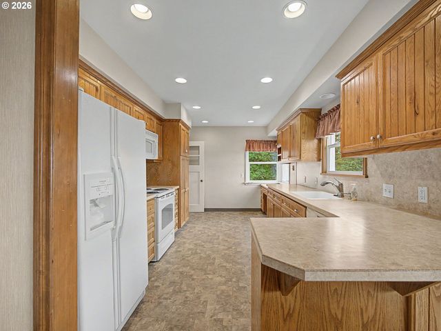 31216 Se DIVISION Dr, Troutdale, OR 97060