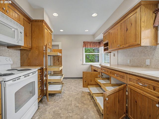 31216 Se DIVISION Dr, Troutdale, OR 97060