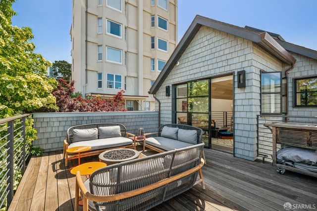 1332 Greenwich Street, San Francisco, CA 94109