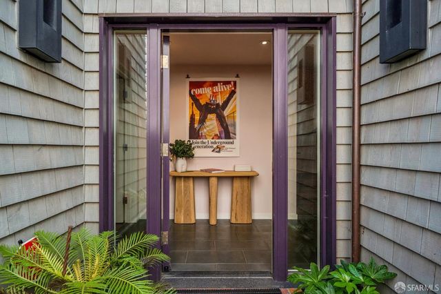 1332 Greenwich Street, San Francisco, CA 94109