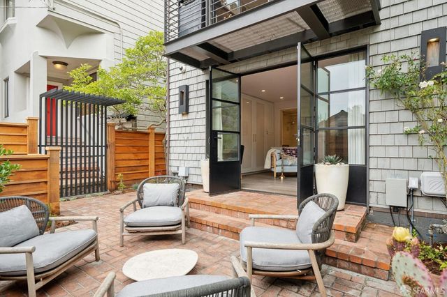 1332 Greenwich Street, San Francisco, CA 94109