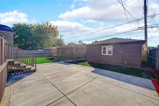 4321 W Augusta Boulevard, Chicago, IL 60651