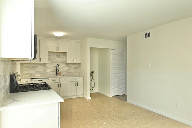 7918 Prestwood Dr 4, Houston, TX 77036
