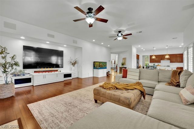 318 Doe Run Circle, Henderson, NV 89012