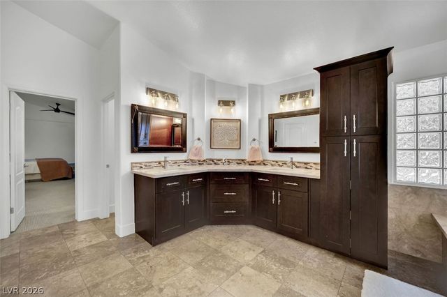 318 Doe Run Circle, Henderson, NV 89012