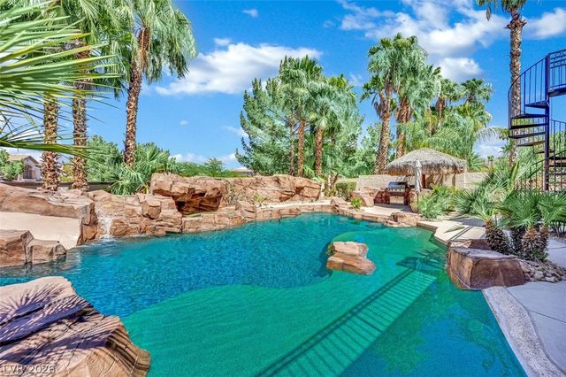 318 Doe Run Circle, Henderson, NV 89012