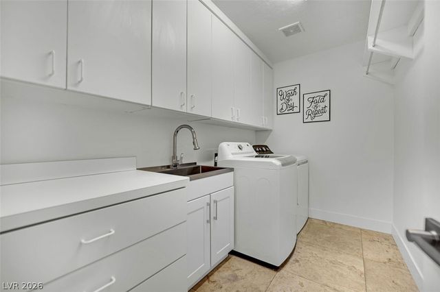318 Doe Run Circle, Henderson, NV 89012