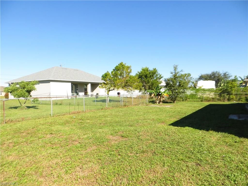 Image 2 of property listing at 3018 NW 2nd PL, Cape Coral, FL 33993