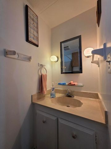 37 Los Lagos Road, Port St. Lucie, Port St Lucie, FL 34952