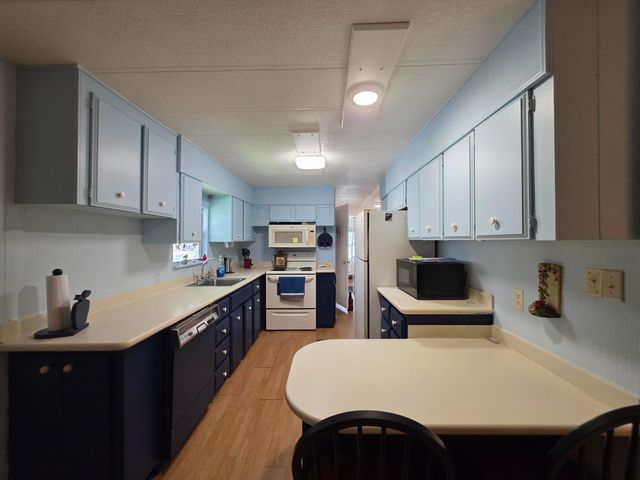37 Los Lagos Road, Port St. Lucie, Port St Lucie, FL 34952