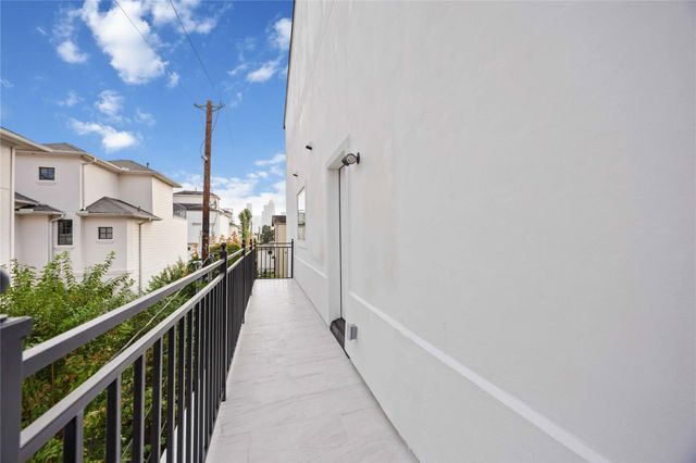 1413 Stanford Street, Houston, TX 77019