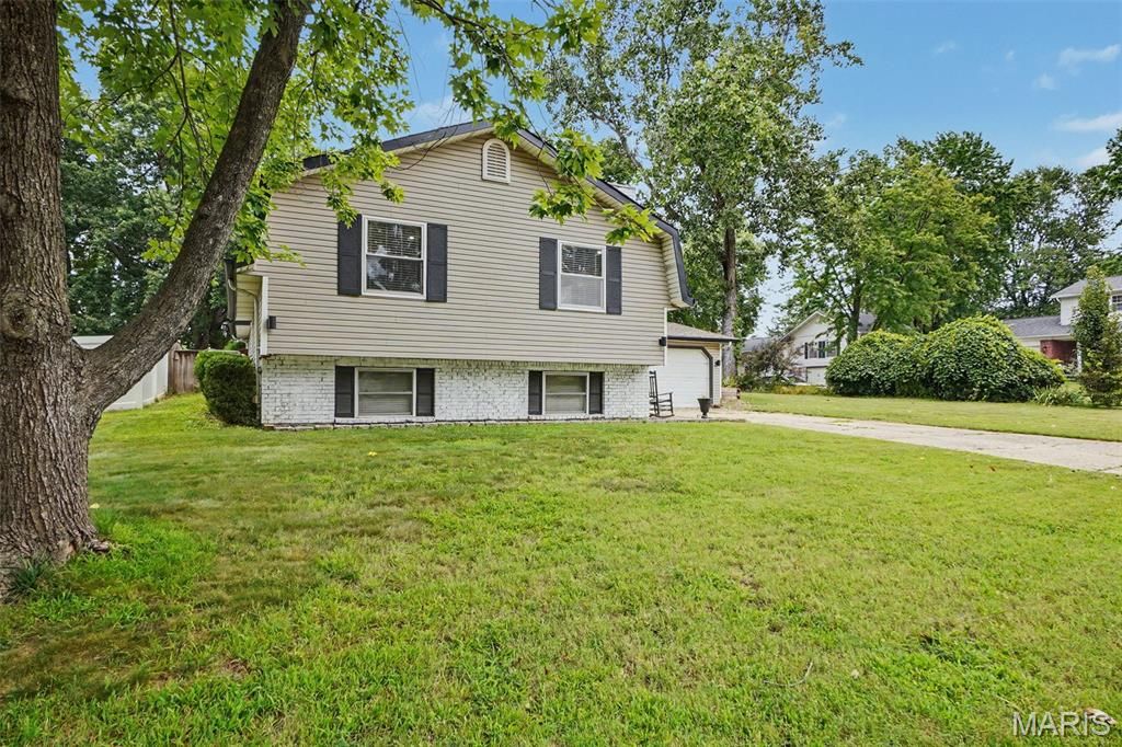 112 Sutters Mill Road, St Peters, MO 63376