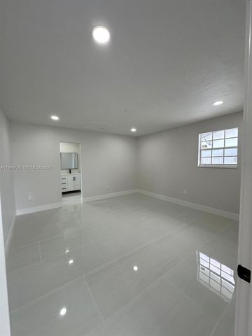 3960 NW 174th St, Miami Gardens, FL 33055